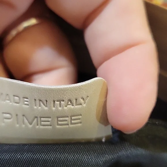 Bvlgari Gold and Cream Accent with Red Detail - Picture 8 of 16